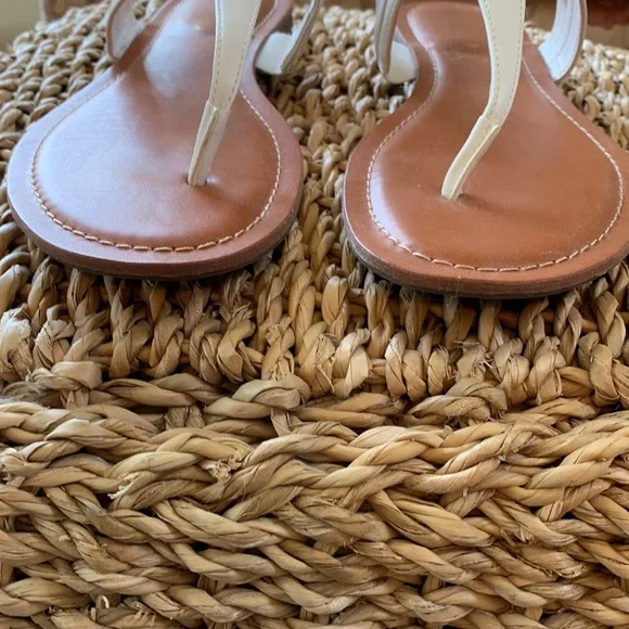 Tommy Hilfiger white faux leather sandals - Picture 3 of 5